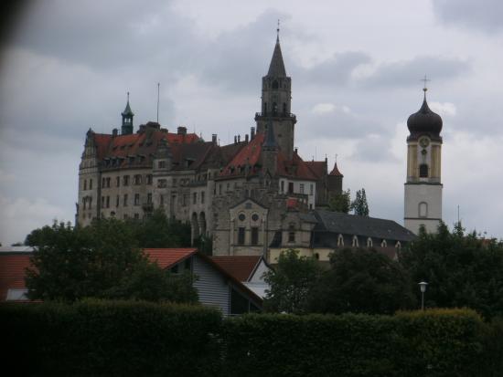 https://radwandern.blogger.de/static/antville/Radwandern/images/hohenzollern-schloss-sigmaringen.jpg